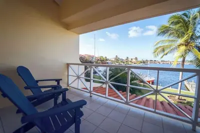 Image de #4 Bayview: Waterfront Villa