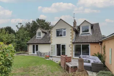 Image de Harran, pet friendly, with hot tub in Peopleton