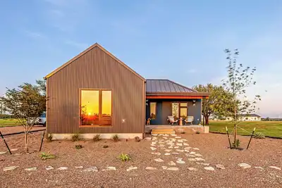 Image de The New Blue Farmhouse