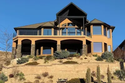 Image de 🌅 Lavender Sunset Healing Escape · Entire Private Suite · Sleep 6 💜