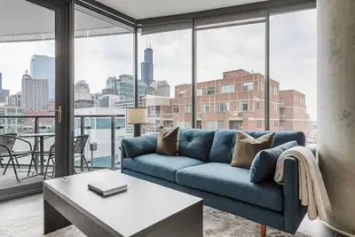 Image de Blueground | West Loop, pool, nr Grant Park