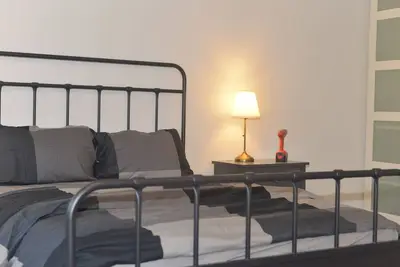 Image de Great Toronto House Whole  Floor Separate Entrance Private Suite Free Parking