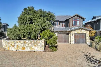 Image de Lake Travis Cottage | Hot Tub | Pickleball | Bbq