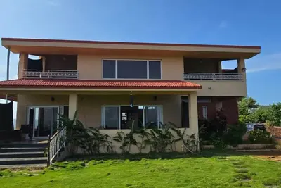 Image de Avisa is pet friendly 3 Bhk luxury villa on a hilltop with sea view @ Diveagar