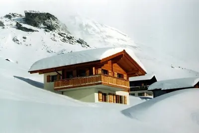 Image de Chalet à Wiler avec sauna et Wi-Fi