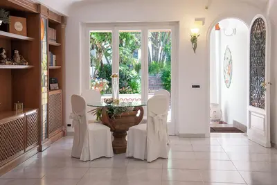 Image de Elegant Mediterranean-style residence to enjoy the beauty of Ischia.