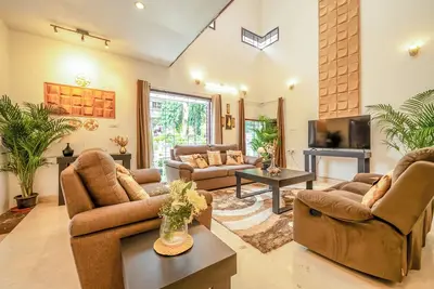 Image de Billionare's Glasshouse 5BHk Spacez Luxury Villa