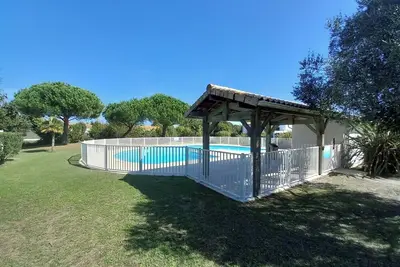 Image de Maison cosy dans résidence sécurisée avec piscine