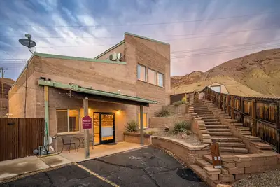 Image de New Listing! Stroll to Downtown Moab | Hot Tub + Bbq Grill | Pet Friendly