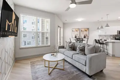 The Luxe Living 5 Min From Downtown