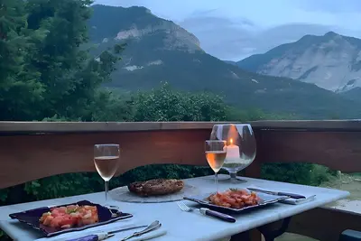 Image de Chambres d'hôtes 'Chambres D'hote Mélodie' avec vue sur la montagne, terrasse partagée et Wi-Fi