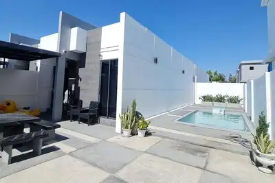 Image de Beautiful Modern 2bd Private Pool Villa 10mins from the beach