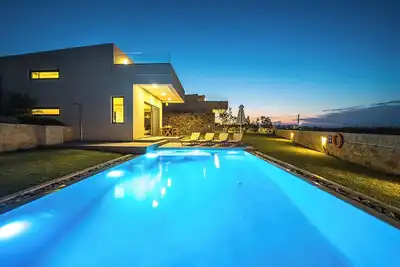 Image de Villa Scias 2 Chania: Walk to Beach, Shops & Restaurants / Private Pool