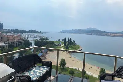 Image de Beautiful 3 bedroom condo with a Breathtaking view of the Lake