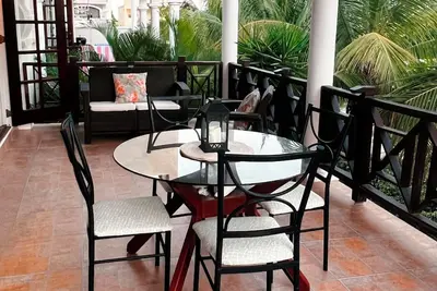 Image de Stunning Oistins 2 Bdrm, 2 Bath Condo, Outdoor Patio, W/D, Pool, Rooftop Terrace