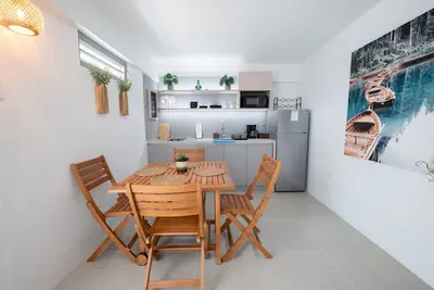 Image de Oceanview Coastal Retreat | 2br Getaway