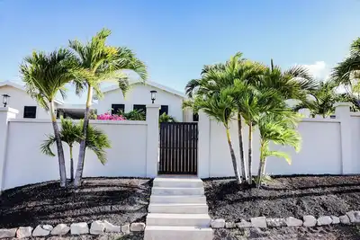 Image de Casa del Sol. Beautifully appointed four bedroom villa with stunning views!