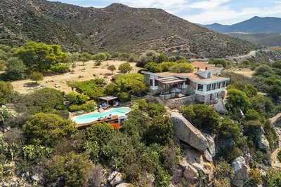 Image de Villa with pool and sea view immersed in the nature of South Sardinia.