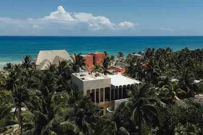 Image de Casa Romeo Tulum: 5br Villa with Rooftop Pool, Steps from Beach in Hotel Zone