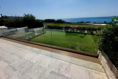 Image de Saroné Villa beachfront & amazing sunset view in Mavro Lithari Athens Riviera