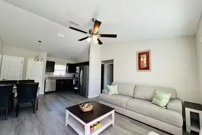 Image de The Palm - 3 Br home Minutes away from Wec, Obs, Fast & Hits Located on W Hwy 40