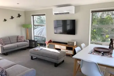 Image de Hosts on the Coast Given Getaway