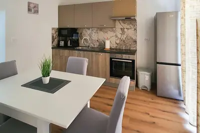 Image de Charmant appartement à Fazana avec Wi-Fi