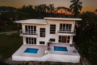 Image de Suzie`s Hilltop Villa 1