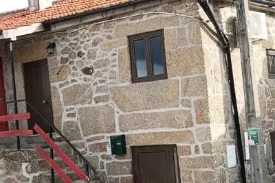 Image de Casa típica de pedra em Paredes do pinhāo, S. Lourenço Riba pinhao/ sabrosa/