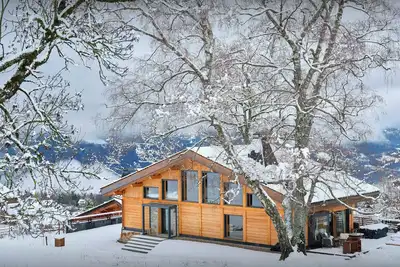 Image de Chalet RevAlp - Vacances en toute saison avec sauna privé - Ovo Network