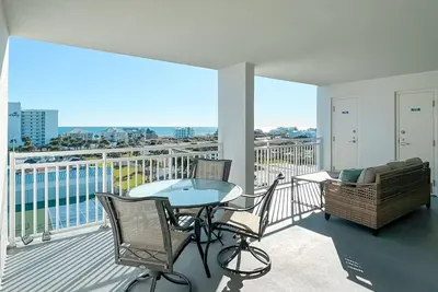 Image de Seaspray 713 | Riverside | 2 Balconies | 3 Pools | My Beach Getaways
