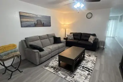 Image de Charming 2-bedroom condo in Tulsa. Close to Ymca, park, hospitals and highways!