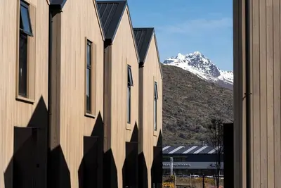 Image de Kokako Whare - Central Queenstown Townhouse
