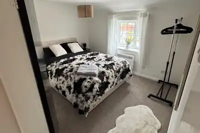 Image de Cottage - Sleeps 4 - Pet Ok - Patio - Parking