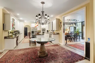 Image de Five Ponds Lane- serene 3-bedroom home nestled in a professionally designed landscape oasis