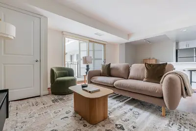 Image de Blueground | Ballston, fitness center, nr Arlington Cemetery