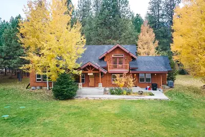 Image de River Lodge - Country Craftsman Home Surrounded by Nature