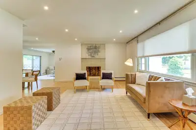 Image de Patio, Large Yard: Luxe Home in Pompton Lakes!