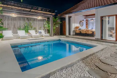 Luxury Three Bedroom Villa with Kitchen and Private Pool