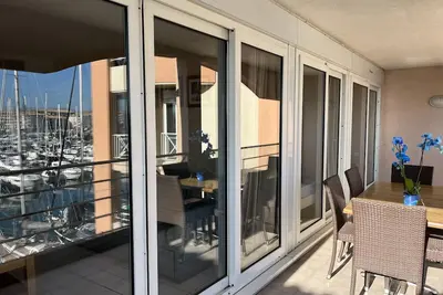 Image de Résidence Cap Hermès pour 4 personnes, superbe vue mer, T3, climatisé, piscine, accès direct plage, parking privé, grand balcon