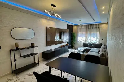 Image de Le refuge chic à deux chambres avec piscine et parking sous sol