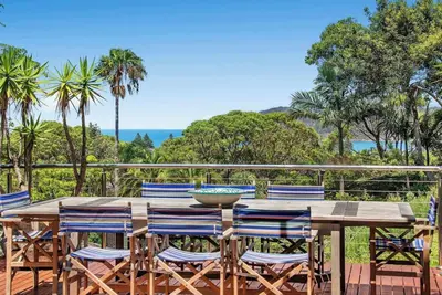 Paraiso Del Mar - by Coast Hosting