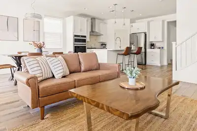 Image de Prime Phx - Mins f/Airport | 5br | Ext Stay!