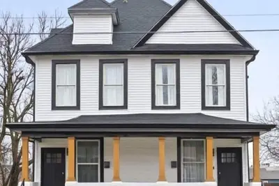 Image de Two Beautiful Family Homes in Indy | 6br | 6ba