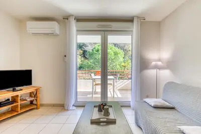 Image de Appartement 'T2 43m² Sécurisé, Climatisé, Wifi' avec Wi-Fi