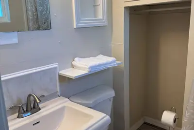 Image de Lake Views-Screened Porch- close to the Villages charming cottage in Leesburg