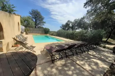 Image de Gite moderne climatisé en pleine nature/oliveraie, grande piscine