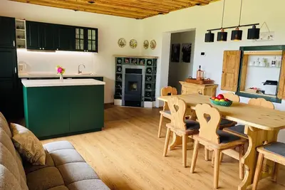 Image de Cozy vacation home with fireplace - surrounded by wine & forest in Western Styria