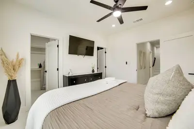 Image de Cozy 2-bedroom townhome with a rooftop in Dallas with Ac near love field airport