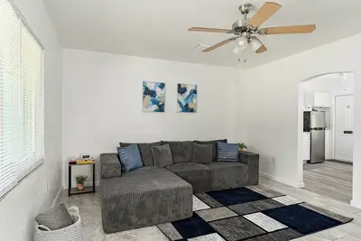 Image de 1br/1ba Pet-Friendly Close to Downtown Lakeland